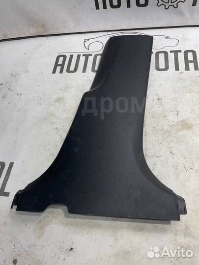 Накладка центральной стойки правая Toyota Corolla