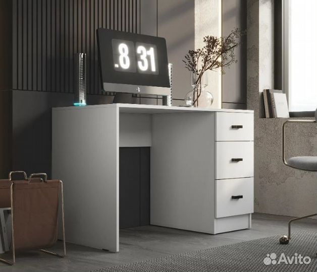 Стол письменный Белый