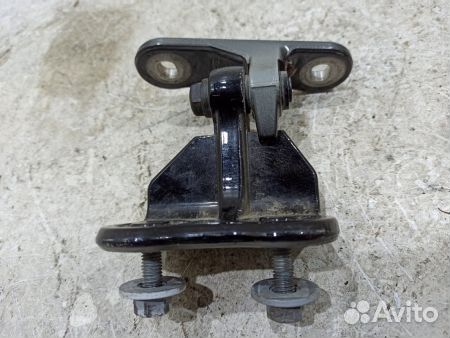 Петля двери задней правой верхняя