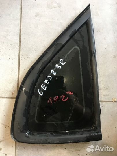 Форточка задняя правая Kia Ceed JD