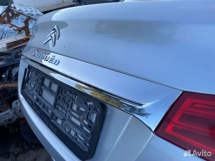 Накладка крышки багажника Citroen C4 2