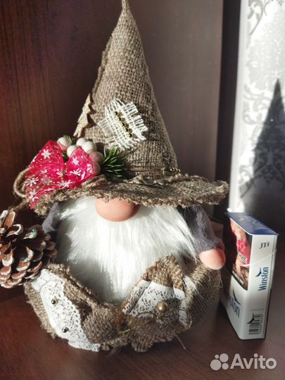 Гном из мешковины на новый год