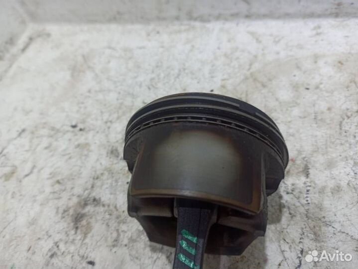 Поршень с шатуном Мерседес