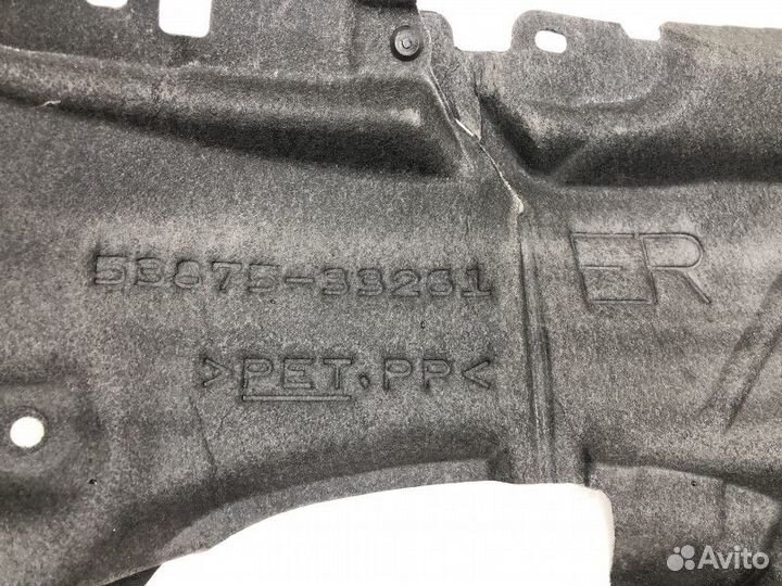 Подкрылок передний правый Toyota Camry V70