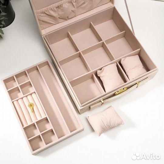 Шкатулка кожзам под часы 3 отделения и бижутерию '