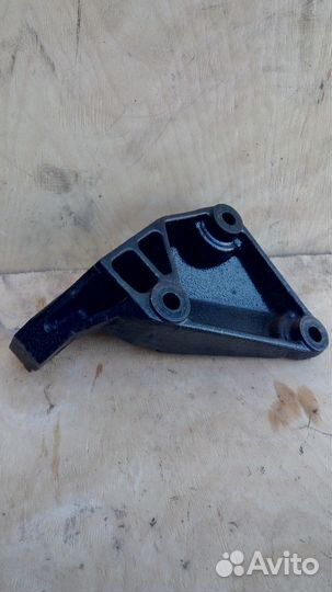 Кронштейн двигателя 13125628 Z17DTR Астра Н