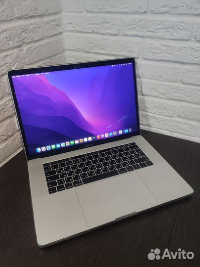 MacBook Pro 2016 Retina Core I7/16гб/Radeon Pro450