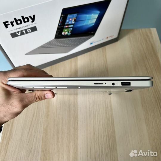 Ноутбук Full HD экраном; 8+256 SSD; Free Hobby V10