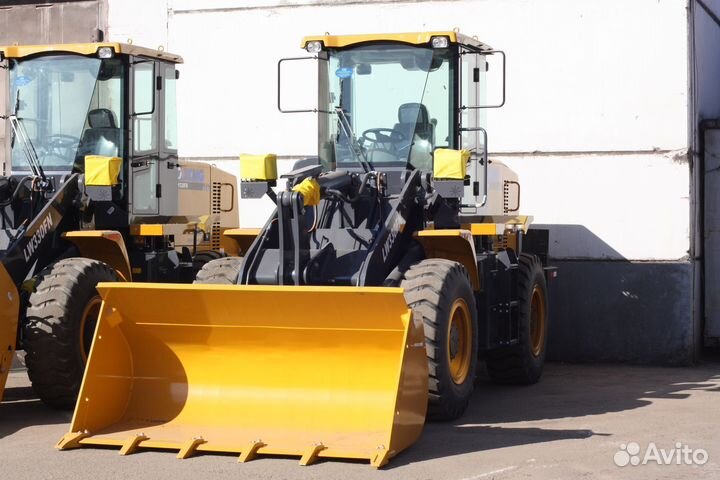 Фронтальный погрузчик XCMG LW330FN, 2023