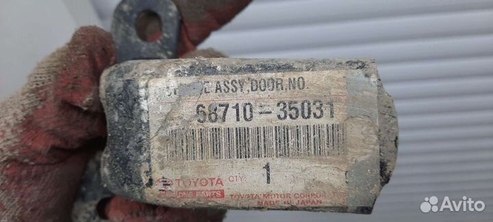 Петля двери верх. пер. П. Toyota LC Prado 120/2005