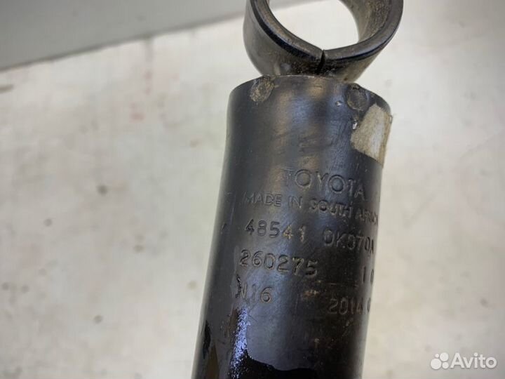 Амортизатор задний левый Toyota Hilux 7 2008-2015