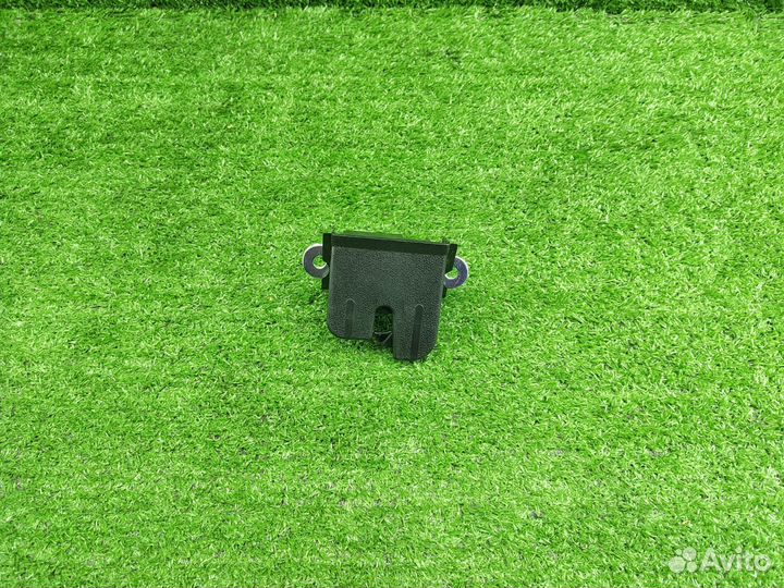 Замок крышки багажника Volkswagen Tiguan VAG