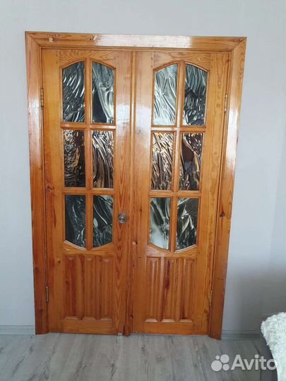 Дверь деревянная б/у