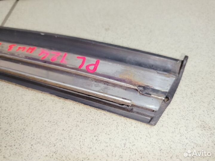 Молдинг крыла передний левый нижний Mercedes w201