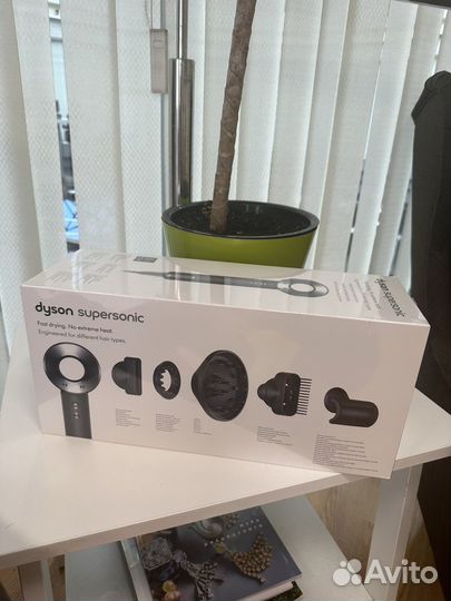 Фен Dyson Supersonic HD07 (черн/серебро) новый