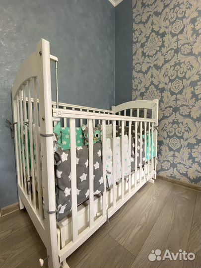 Детская кроватка с маятником+матрас+бортики