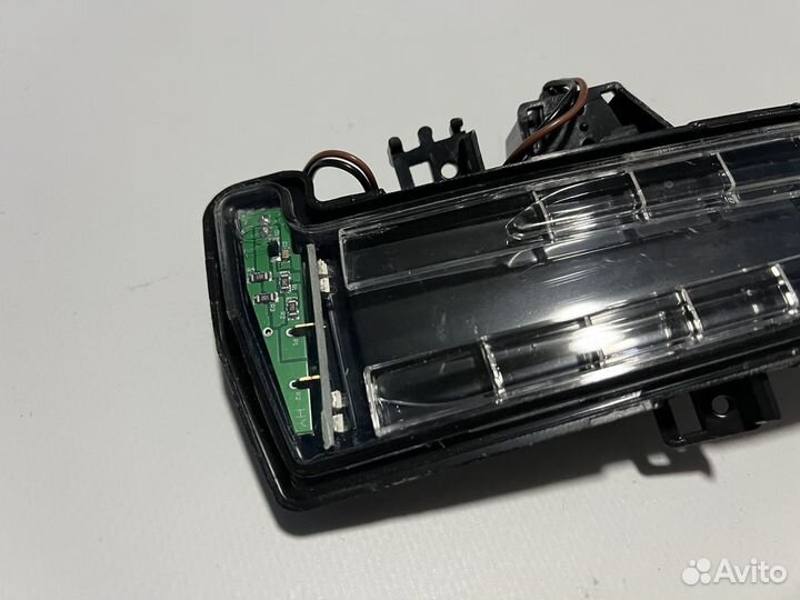 Левый повторитель бокового зеркала Mercedes новый