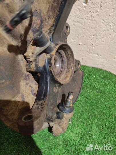 Поворотный кулак левый Mercedes-benz w210 4matic