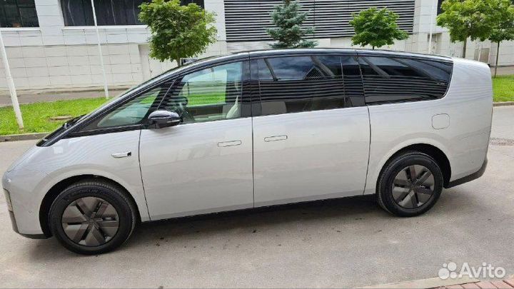 LiXiang Mega 544 л.с. AT, 2024, 267 км