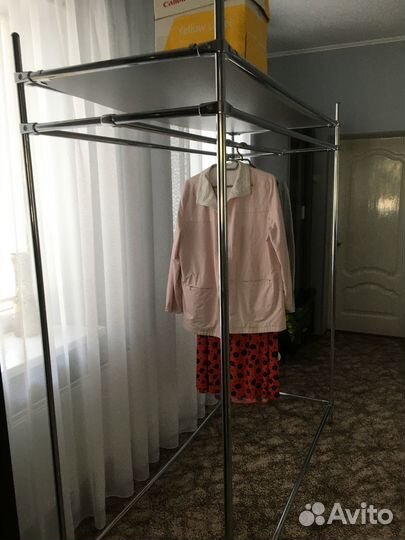 Элемент гардеробной системы