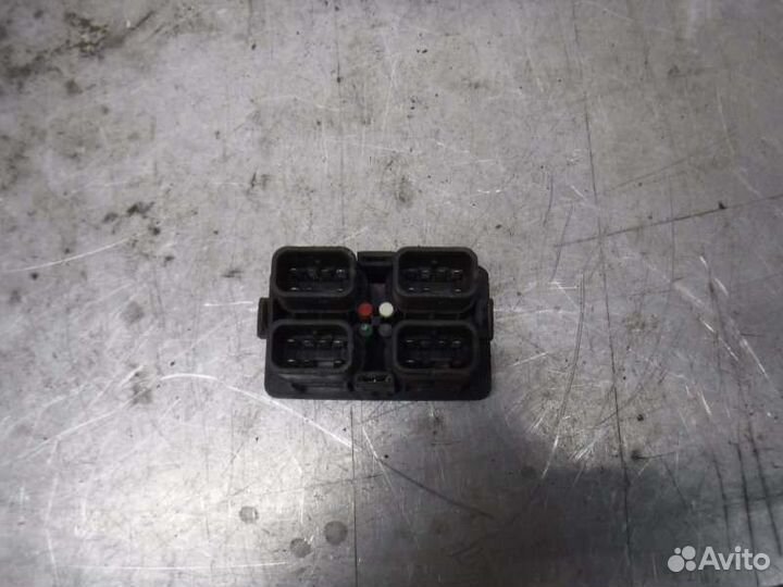 Блок управления стеклоподъемниками передний левый