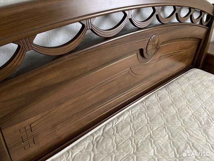 Спальный гарнитур бу