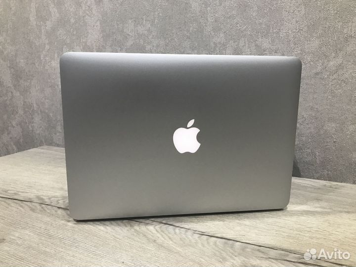 Macbook pro 13 2015 i5 250Gb SSD
