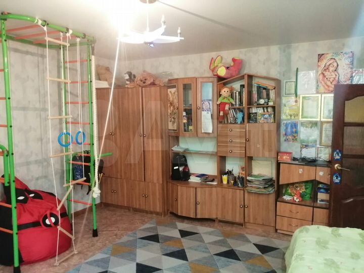 2-к. квартира, 38 м², 1/3 эт.