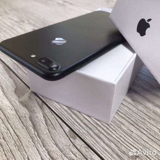 Смартфон Apple iPhone 7 Plus 32Gb Black