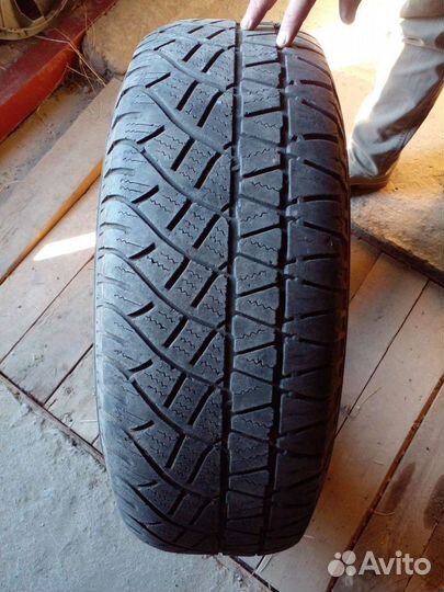 Michelin Agilis 245/70 R16