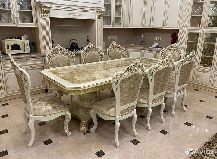 Комплект стол и стулья