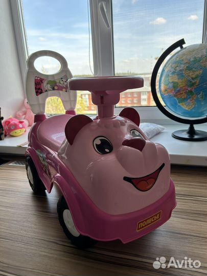 Машинка-каталка для девочки