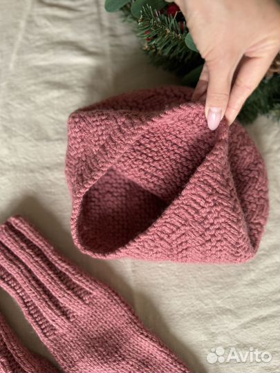 Шапка вязаная и митенки шерсть ручная работа