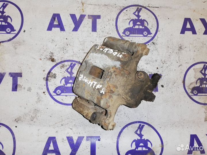 Суппорт передний правый Хендай Элантра