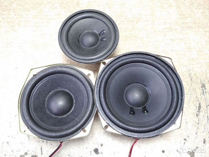 Низкочастотные динамики для активных колонок