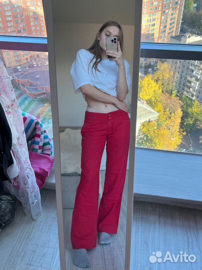 Красные брюки клеш