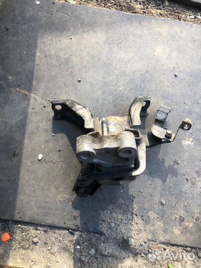 Подушка двс передняя тайота королла