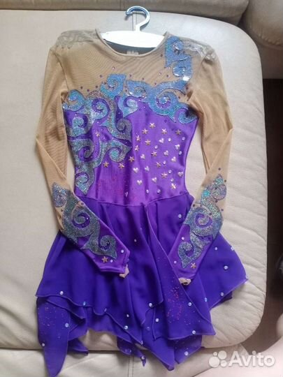 Продаю платье для выступлений 128