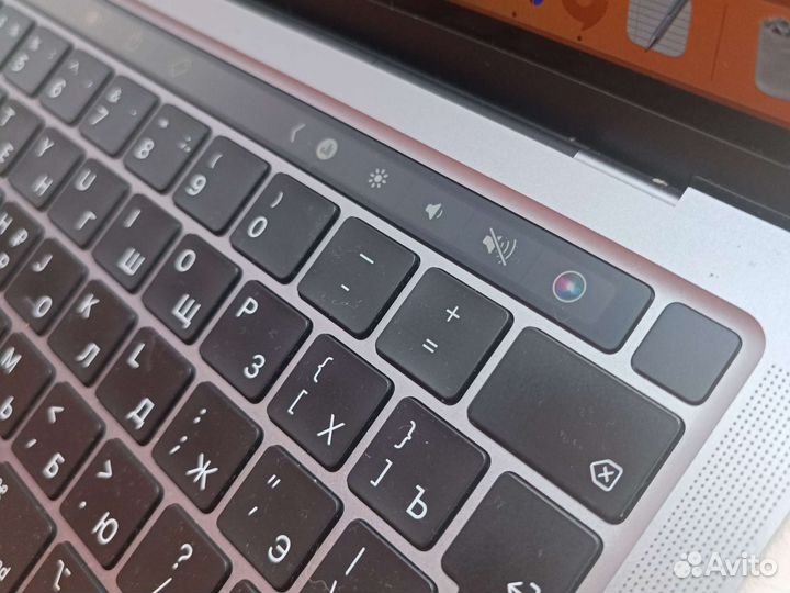 Macbook pro 13,3дюйма 8гб м1