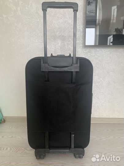 Чемодан на колесах