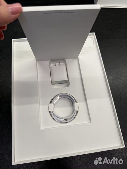 Комплект apple iPad pro 12.9-inch + Magic Keyboard