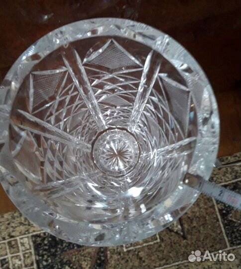 Хрустальная ваза