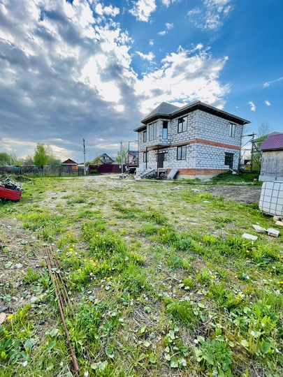 Дом 196,8 м² на участке 15,1 сот.