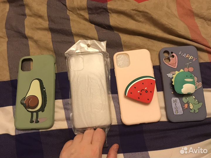 Чехлы на iPhone 11