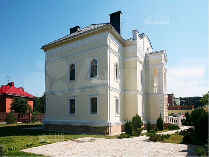 Дом 650 м² на участке 15 сот.