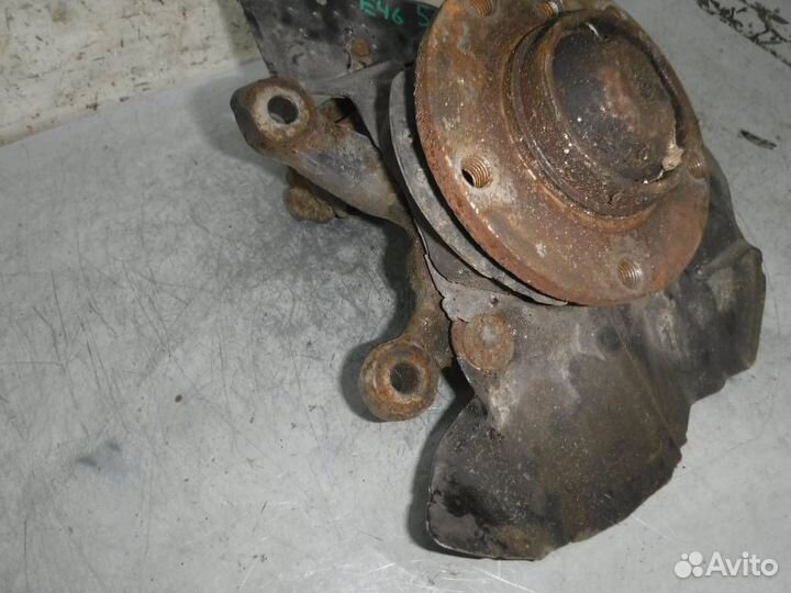 Кулак передний правый бмв