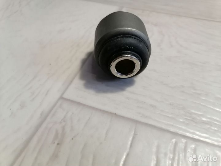 Сайлентблок задней цапфы плавающий Toyota Mark II
