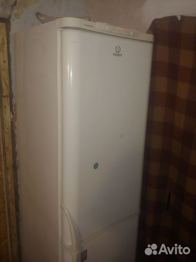 Холодильник бу Indesit