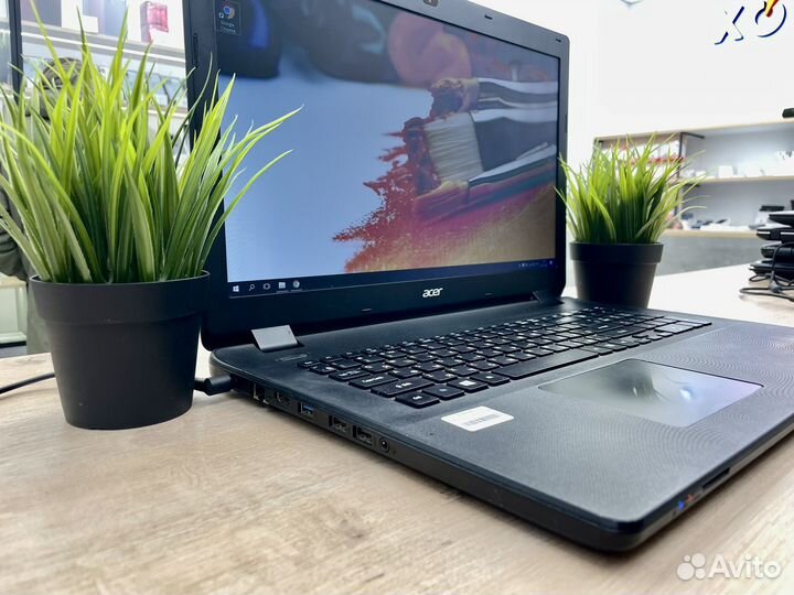 Ноутбук с Огромный экраном 17.3/новый SSD