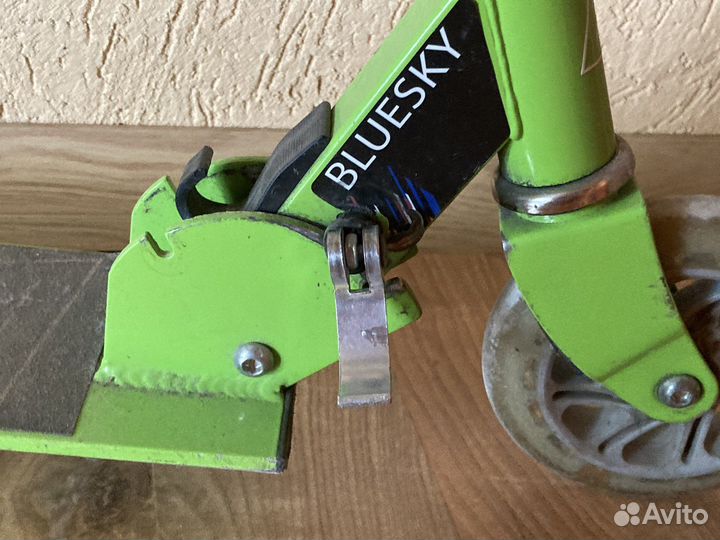 Продам на запчасти снегокат-самокат Playshion